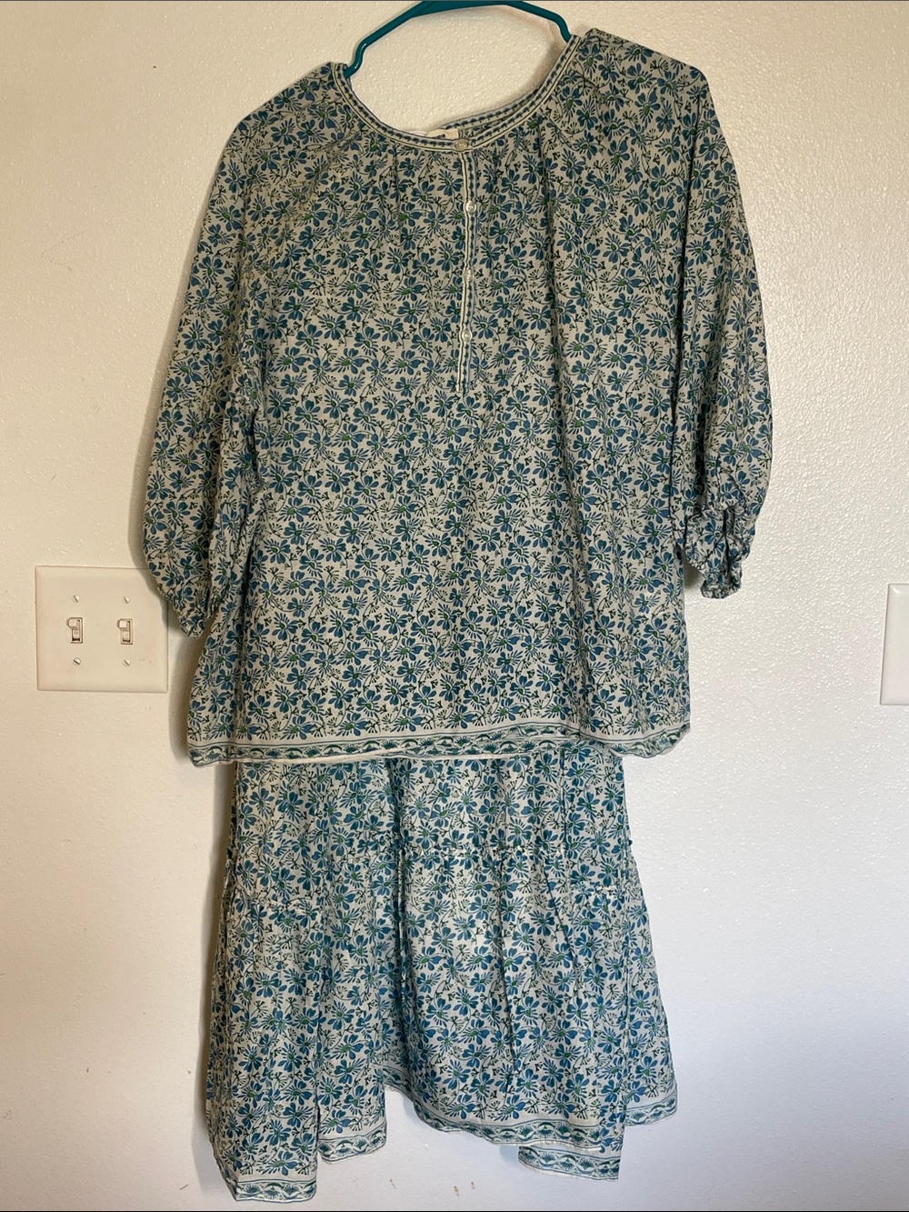 Max Studio Blue and White Floral Peasant Top